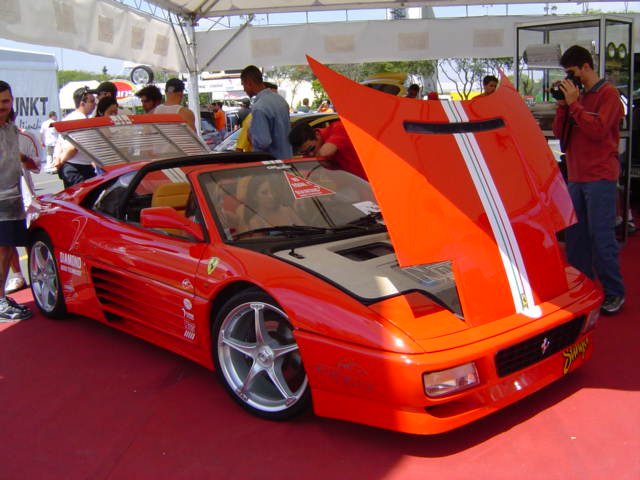 Ferrari_preparada_pela_loja_CarAudio
