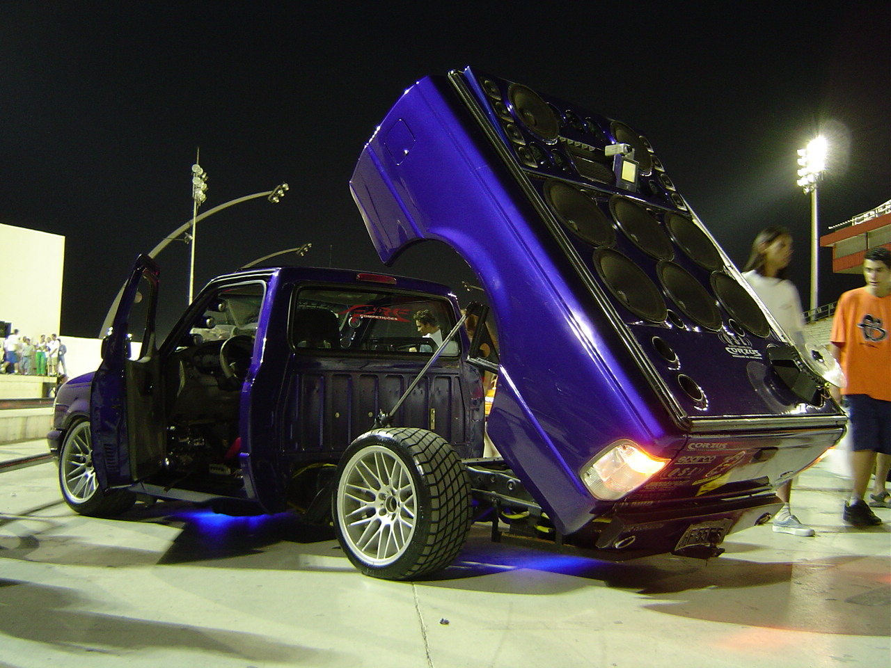 Ford_Ranger_Robocop
neon_azul_debaixo_do_carro
